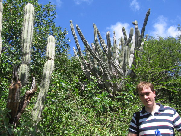 Guus with a cactus.