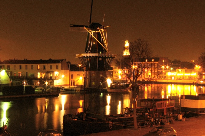 The Adriaan at night.